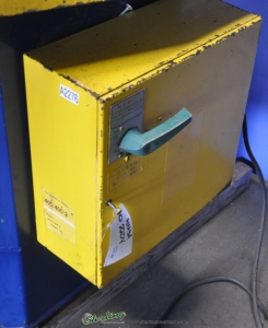 1/8 x 8-5/8" x 8-5/8" Used Amada Power Notcher-31