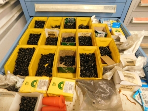 LYON 13 DRAWER TOOL/PARTS CABINET, 30"X28"X59" W/CONTENTS-91