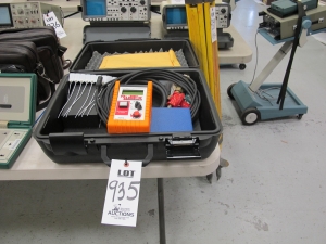 HUNTRON MODEL 582055 TRACKER (G-49) LOADING & HANDLING FEE $5-