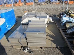 LOT ASSORTED ROLLING CARTS (G-49) LOADING & HANDLING FEE $50-