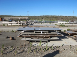 LOT (2) SPREAD BARS (WH LOT) LOADING & HANDLING FEE $10-