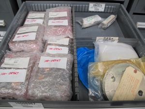 STANLEY VIDMAR CABINET, 5 DRAWER, TO INCLUDE: RELIEF VALVES, ELECTRICAL CONNECTORS, PRINTED CIRCUIT BOARDS, UNDER VOLTAGE DEVICES, MECHANICAL SPLICERS. LOCATED AT W-44. LOADING AND HANDLING FEE $25-353