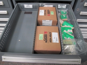 STANLEY VIDMAR CABINET, 5 DRAWER, TO INCLUDE: VALVE ASSEMBLIES, WORM GEAR TEETH, BOLTS, VALVE OPERATORS, FLANGE COUPLINGS, . LOCATED AT W-44. LOADING AND HANDLING FEE $25-360