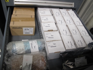 STANLEY VIDMAR CABINET, 5 DRAWER, TO INCLUDE: BATTERIES, PRESSURE REGULATORS, FUSES, GLAND VALVES, CONNECTORS, COMPRESSOR VALVES, . LOCATED AT W-44. LOADING AND HANDLING FEE $25-364