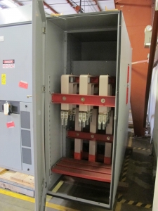 ASSEMBLY, SWITCHGEAR TYPE, CUBICLE KIND. 3000AMP, ABB 5HK350, 36" WIDE X 90" HIGH X 98-1/4" DEEP. LOCATED AT W-50 . LOADING AND HANDLING FEE $25-389