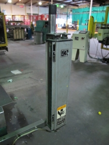 KOMATSU PUNCH PRESS, MODEL 80, OBS  80 TON CAPACITY, HYDRAULIC, 23î X 39î BOLSTER, SAFETY CURTAINS, DUAL PALM BUTTONS-13