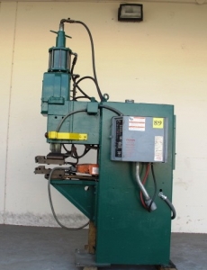 TAYLOR WINFIELD PRESS TYPE SPOT WELDER, MODEL ERE-18-150 AIR OPER, 150 KVA, 18î THROAT, 8î GAP, SINGLE PHASE MICROPROCESSOR CONTROL, S/N 72354-B-26