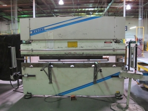WYSONG HYDRAULIC PRESS BRAKE, MODEL MT18-104, 10' X 60 TON CAPACITY, 6î STROKE, 9î ADJUSTMENT, 15î DIE SPACE, AUTOGAGE G24 BACKGAUGE, DUAL PALM CONTROL ON PEDESTAL STAND, ELECTRIC FOOT PEDAL,  STI MINI SAFE MS4400 SERIES LIGHT SAFETY CURTAINS, S/N MTH60-120-3