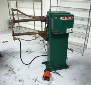 JANDA PRESS TYPE SPOT WELDER, MODEL R-30-24, 30 KVA, 18î ARMS, JANDA 400V DIGITAL CONTROL, S/N P3204-33
