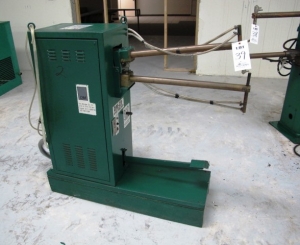 DM PRESS TYPE SPOT WELDERS MODEL 25, 25 KVA, 24î ARMS-39
