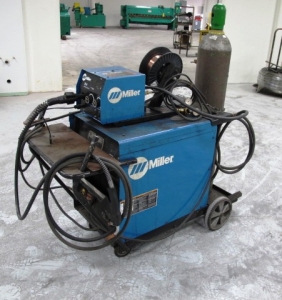 MILLER WELDER MODEL DELTA FAB, 24A WIRE FEEDER, S/N LH390173C-44
