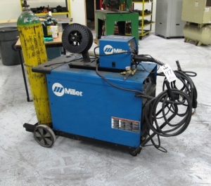 LINCOLN WELDER DIMENSION 452, MILLER 22A WIRE FEEDER, S/N LE254501-47