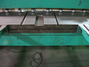 WYSONG POWER SHEAR MODEL 1010, 10' X 3/16" CAPACITY, FRONT OPERATED POWER BACKGAUGE WITH INDICTOR, SQUARE ARM, 35î SUPPORT ARMS, ELECTRIC FOOT PEDAL S/N P32-1838-9