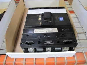 MISC. SQUARE-D AND GE CIRCUIT BREAKER SWITCHES. LOADING & HANDLING $5-1469
