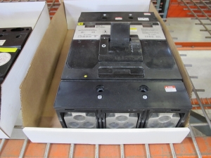 MISC. SQUARE-D AND GE CIRCUIT BREAKER SWITCHES. LOADING & HANDLING $5-1469