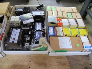 MISC. SQUARE-D AND CUTLER HAMMER MOTOR CIRCUIT PROTECTORS WITH ROLLS OF REFLECTIVE TARP. LOADING & HANDLING $5-1471