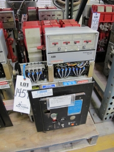 (2) ITE IMPERIAL CIRCUIT BREAKERS, TYPE K600-S, FRAME SIZE 600 AMP, 60 HZ, ABB SOLID STATE TRIP TYPE SS. LOADING & HANDLING $15-1457