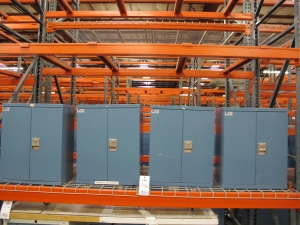 (4) LISTA LOCKER CABINETS WITH CONTENTS. LOADING & HANDLING $15-1746