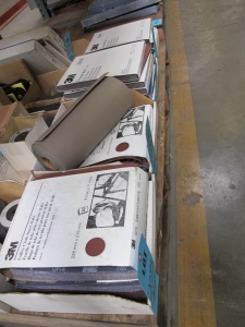 LOT TO INCLUDE 3M CRYSTAL BAY: SANDPAPER CLOTH, CROCUS CLOTH-2093