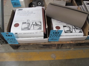 LOT TO INCLUDE 3M CRYSTAL BAY: SANDPAPER CLOTH, CROCUS CLOTH-2093