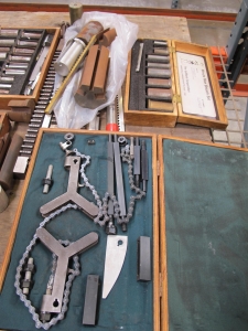 LOT TO INCLUDE: MINUTE MAN BROACH SETS AND MISC. MACHINIST TOOLS-2100