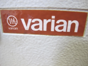 VARIAN SD-300 DUAL STAGE ROTARY VANE MECHANICAL VACUUM PUMP WITH FULFLO FILTER-2183