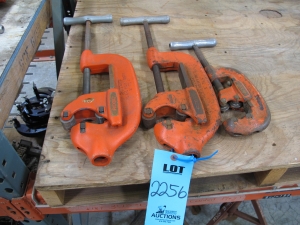 LOT TO INCLUDE: (2) RIDGID PIPE CUTTERS, 2"-4", (1) RIDGID PIPE CUTTER, 3/4"-2"-2256