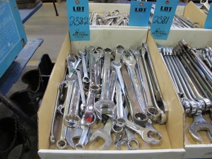 LOT TO INCLUDE WILLIAMS, PROTO, AND ARMSTRONG: MISC. COMBO WRENCHES-2382