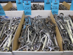 LOT TO INCLUDE WILLIAMS, PROTO, AND ARMSTRONG: MISC. COMBO WRENCHES-2385