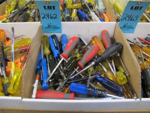 MISC. SCREWDRIVERS, VARIED SIZES-2462