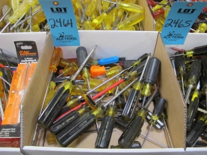 MISC. SCREWDRIVERS, VARIED SIZES-2464