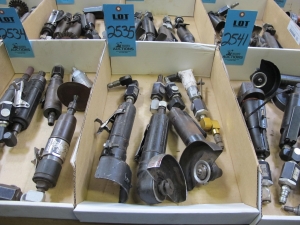 LOT TO INCLUDE: (3) ANGLED PNEUMATIC DIE GRINDERS, (1) STRAIGHT DIE GRINDER-2535
