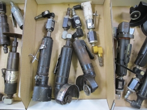LOT TO INCLUDE: (3) ANGLED PNEUMATIC DIE GRINDERS, (1) STRAIGHT DIE GRINDER-2535