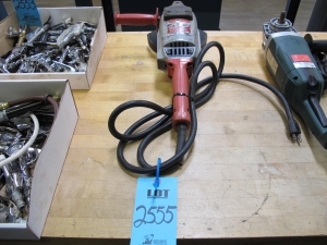 MILWAUKEE HEAVY DUTY GRINDER, MODEL NUMBER 6068-2555