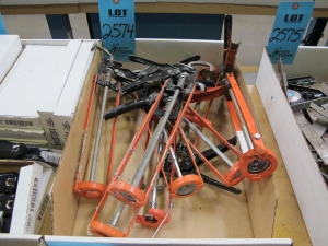 CAULKING GUNS-2574