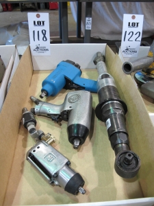 LOT (4) ASST'D PNEUMATIC IMPACT WRENCHES (T-10) LOADING & HANDLING FEE $10-118