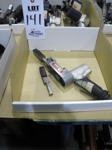 DYNABRADE PNEUMATIC BELT SANDER (T-10) LOADING & HANDLING FEE $10-141