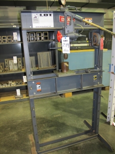 DAKE MODEL 25-1 HYDRAULIC H-FRAME PRESS S/N 210100 (T-10) LOADING & HANDLING FEE $50-219