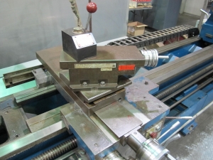 LION C-10TM ENGINE LATHE, GAP BED, 28Ó X 84Ó, 37Ó SWING IN GAP, 19-1/2Ó SWING OVER CROSS SLIDE, 20Ó- 4 JAW INDEPENDENT CHUCK, 15Ó- 3 JAW CHUCK, 4Ó HOLE THRU, 22.4-1120 RPM, TAILSTOCK, (2) STEADY RESTS, S/N 42941 (T-10) LOADING & HANDLING FEE $750-269