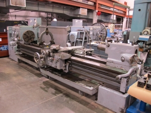 LEBLOND 2516 HEAVY DUTY ENGINE LATHE, 28" X 150" CC, 11.75" SWING OVER CROSS SLIDE, 10" 4 JAW CHUCK, 4" HOLE THRU, 22.4-1120 RPM, TAPER ATTACHMENT, (2) STEADY REST, THREADING, COOLANT SYSTEM, SONY DRO, S/N 3NFI1288 (T-10) LOADING & HANDLING FEE $550-276