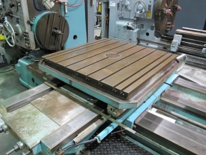 TOS W100A TABLE TYPE HORIZONTAL BORING MILL, 3.93" SPINDLE, ISO 50 TAPER, MAX DIAMETER FACE TURNING: 35.43", TRAVELS: X- 63", Y-44", Z-49", 49" X 49" ROTARY TABLE, 6,600 LB CAPACITY TABLE, TAIL STOCK, FACING HEAD, NUMBER OF SPEEDS 23, 1120 RPM, 4 AXIS DRO, 15 HP, S/N 26-28 (T-10) LOADING & HANDLING FEE $1,500-279