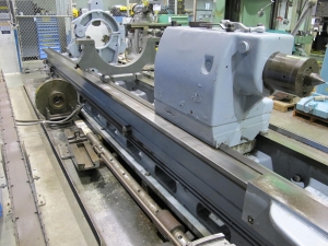 LEBLOND LARGE HEAVY DUTY SLIDING BED LATHE, SERIES NK 4025, 40" X 444", 25" SWING OVER CROSS SLIDE, 57" 4-JAW CHUCK, 5-600 RPM SPINDLE SPEED, TAILSTOCK, TAPER ATTACHMENT, TOOL POST HOLDER, (2) 14" STEADY RESTS, HARDENED & GROUND WAYS, THREAD DIAL, 75 HP, COOLANT, S/N 3NK942-R2877 (T-10) LOADING & HANDLING FEE $3,500-299