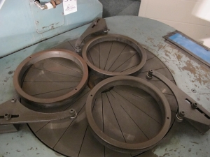 LAPMASTER MODEL 24 LAPPING MACHINE S/N C25352 (T-10) LOADING & HANDLING FEE $300-309