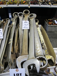 LOT ASST'D WRENCHES (T-10) LOADING & HANDLING FEE $10-32
