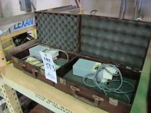 LOT (2) UNILAMP OPTICAL LIGHTS (T-10) LOADING & HANDLING FEE $50-393