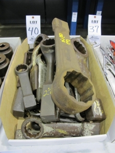 LOT ASST'D WRENCHES (T-10) LOADING & HANDLING FEE $10-40