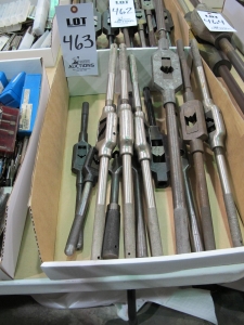 LOT ASST'D TAP HOLDERS (T-10) LOADING & HANDLING FEE $10-463