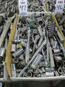 LOT ASST'D SOCKETS W/ RATCHET (T-10) LOADING & HANDLING FEE $10-47