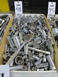 LOT ASST'D SOCKETS W/ RATCHET (T-10) LOADING & HANDLING FEE $10-48