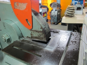 PIRANHA MODEL P-70 IRON WORKER, S/N 064 (T-10) LOADING & HANDLING FEE $300-549